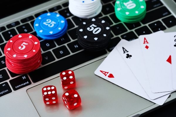 Spin Lucky casino live dealer table games available for Philippine players on mobile browser